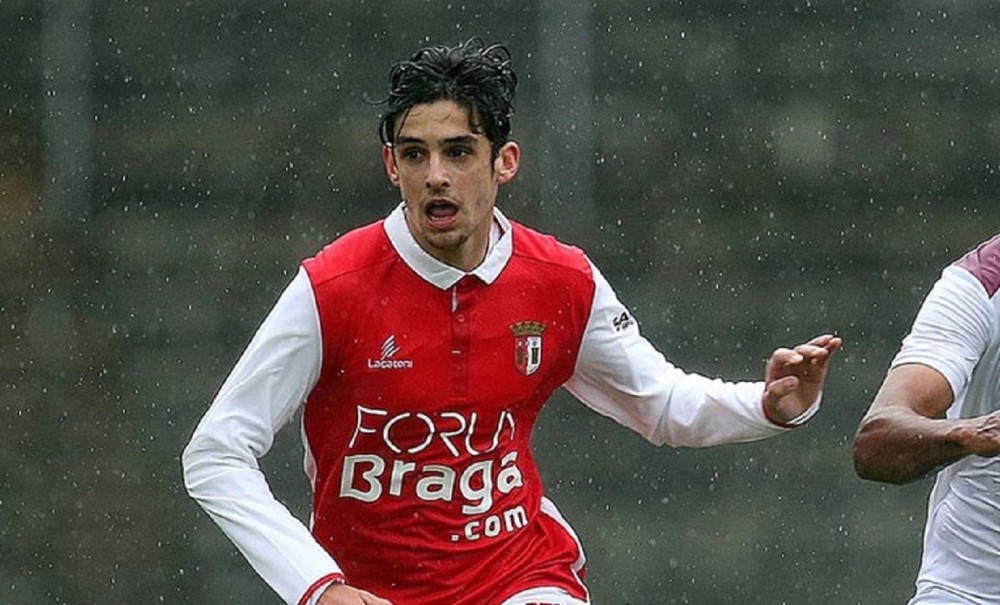 窗口期葡超传出新动向，犹他爵士强势反弹，管理层表态——话题不断，临场指挥获称赞(利物浦胜继续领跑)