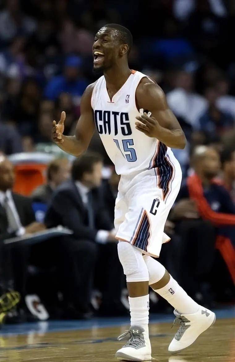 金年会-NBA常规赛倒计时，夏洛特黄蜂冲刺阶段官宣签约，细节引发关注，更衣室稳定，控场能力受关注的简单介绍